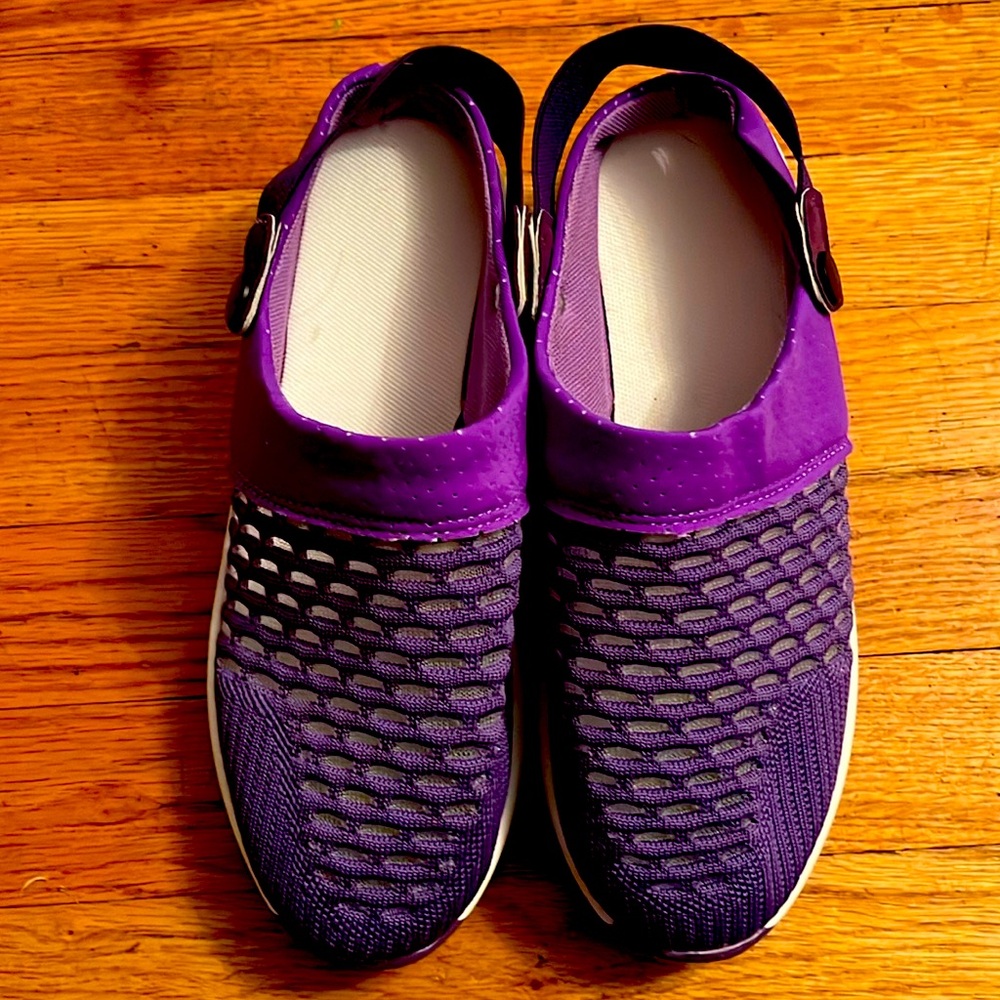 Cute purple Sling back orthopedic sneakers Size 7 1/2 Brand new